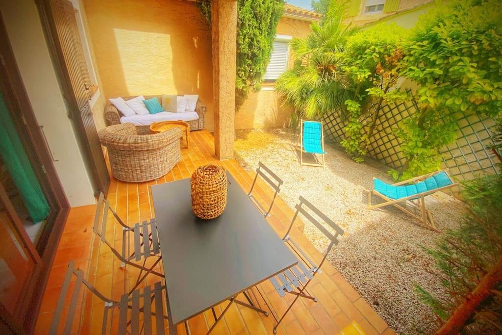 Cocoon'Isle - Jardinet- Jacuzzi Apartment LʼIsle-sur-la-Sorgue Екстериор снимка